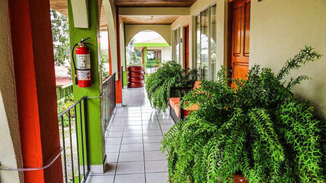 Hotel Las Flores Fortuna La Fortuna Exterior foto